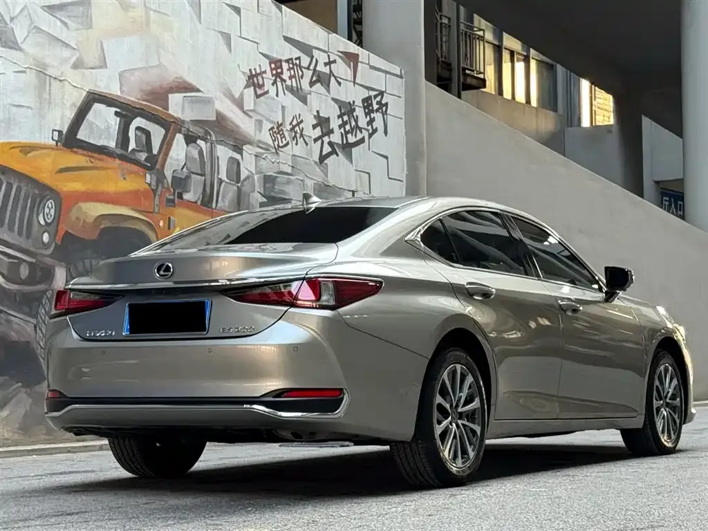 Lexus ES 2024 из CN, фото 2