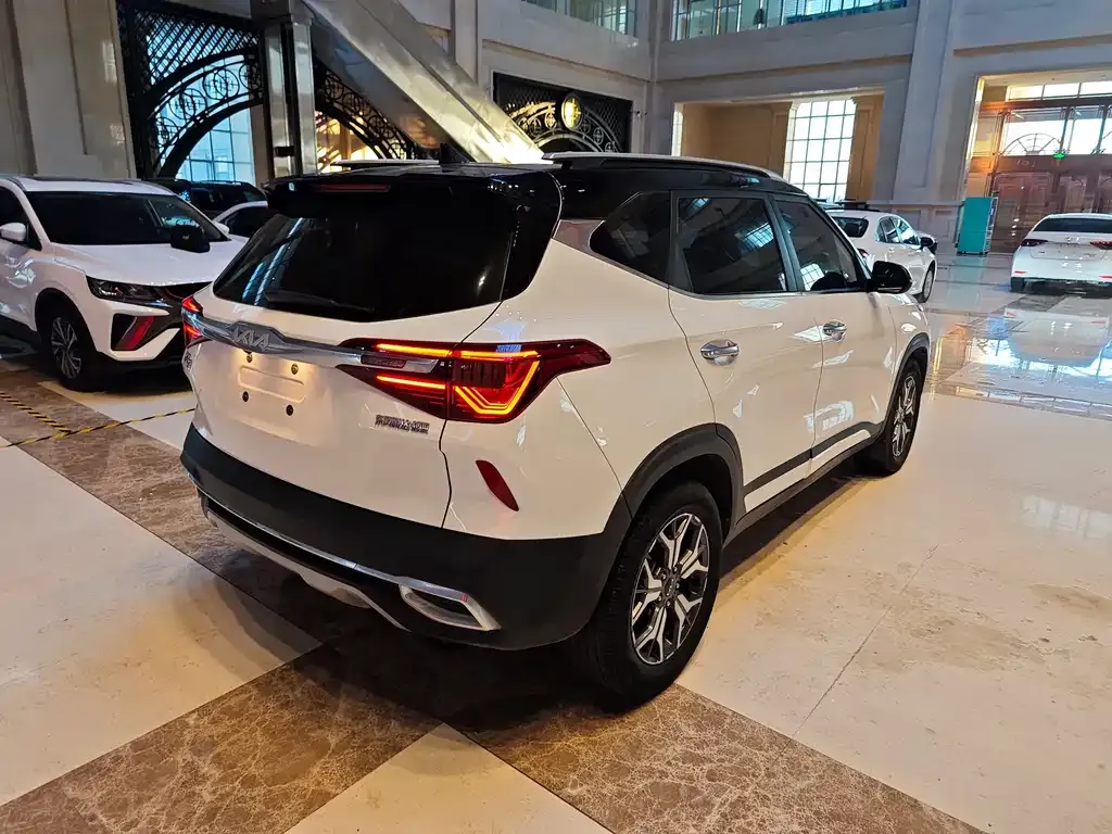 Kia KX3 2022 из CN, фото 4