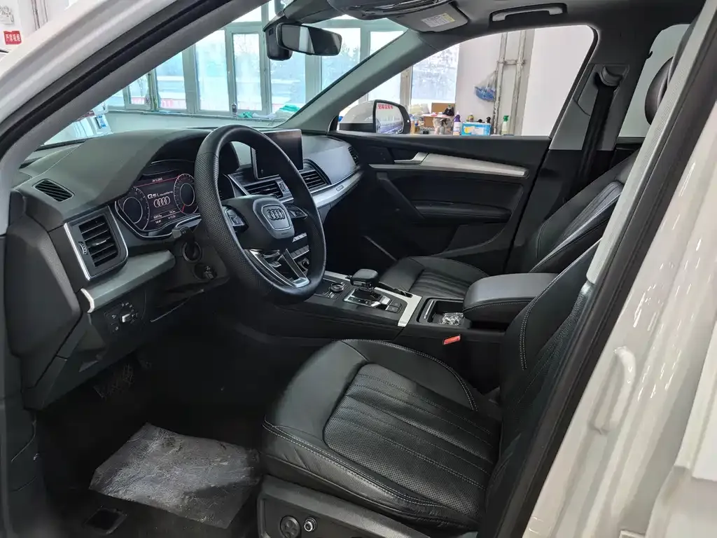 Audi Q5L 2021 из CN, фото 3