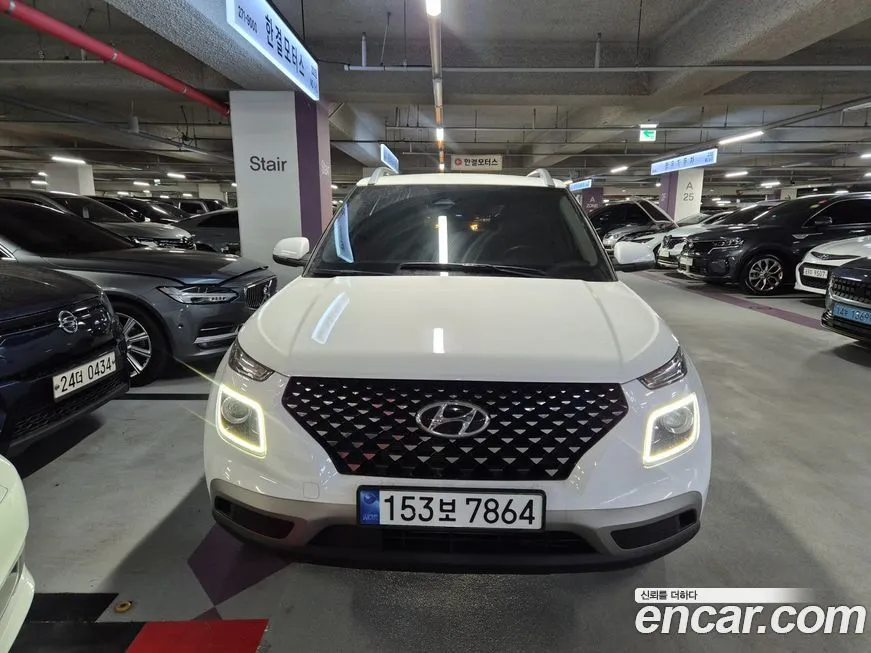 Hyundai Venue 2023 из KR, фото 2