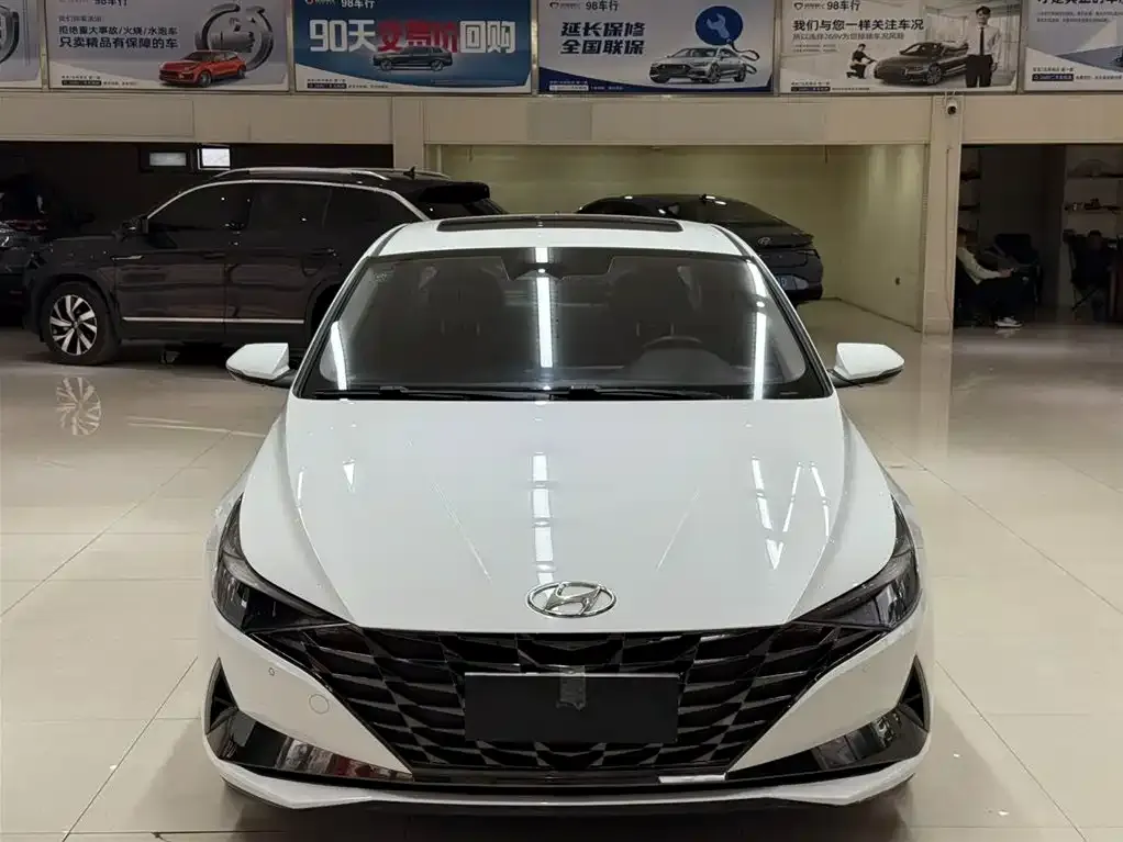 Hyundai Elantra — фото 3