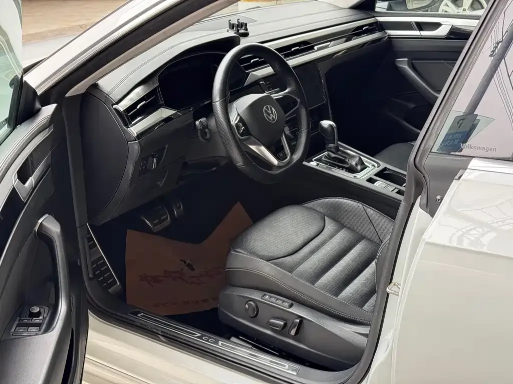 Volkswagen CC 2023 из CN, фото 8
