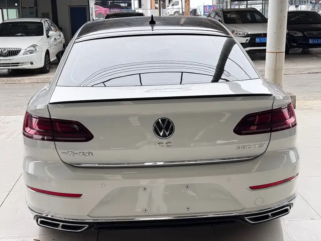 Volkswagen CC 2023 из CN, фото 4