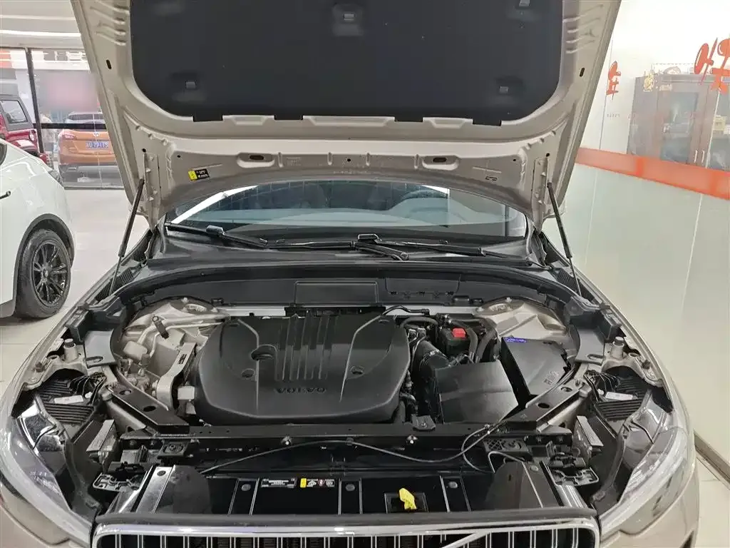 Volvo XC60 2024 из CN, фото 3
