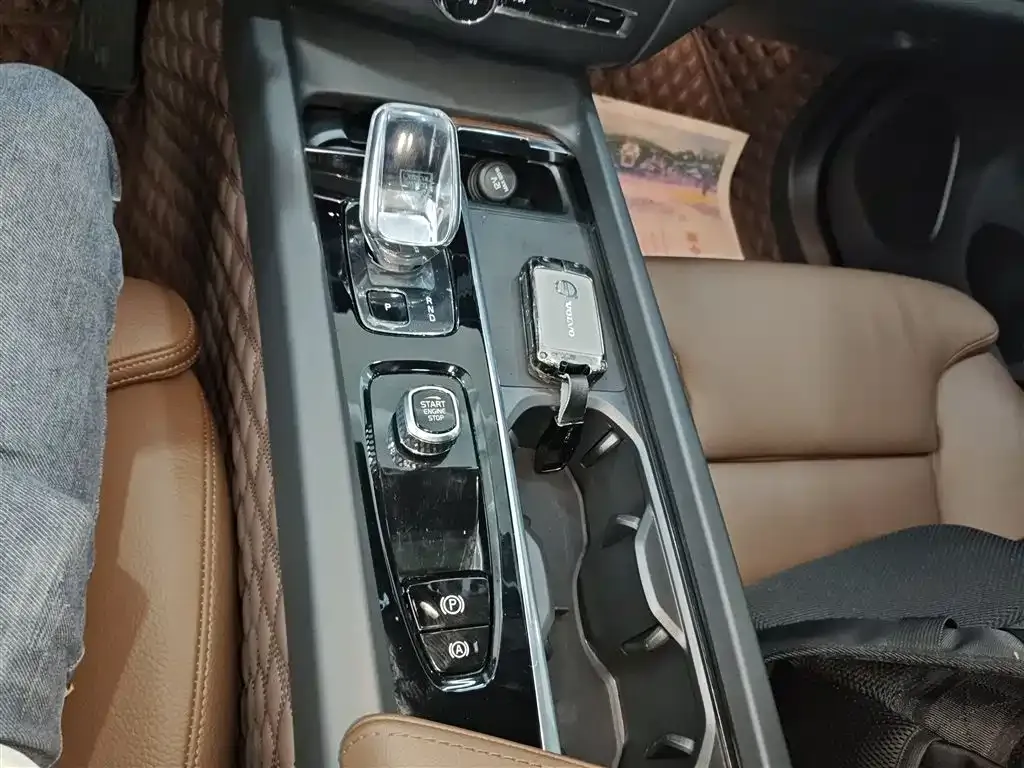 Volvo XC60 2024 из CN, фото 6