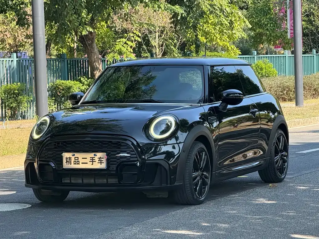MINI Cooper (3-door) — фото 1