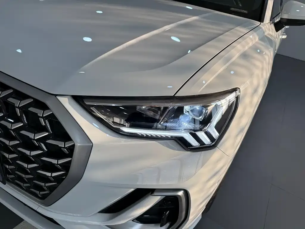 Audi Q3 2024 из CN, фото 10