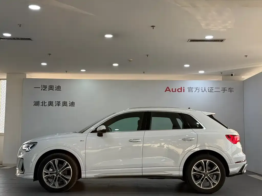Audi Q3 2024 из CN, фото 5