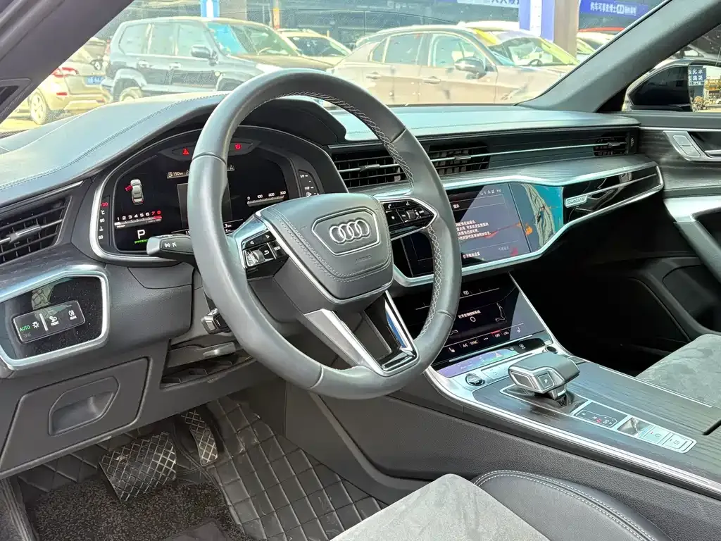 Audi A6L — фото 10
