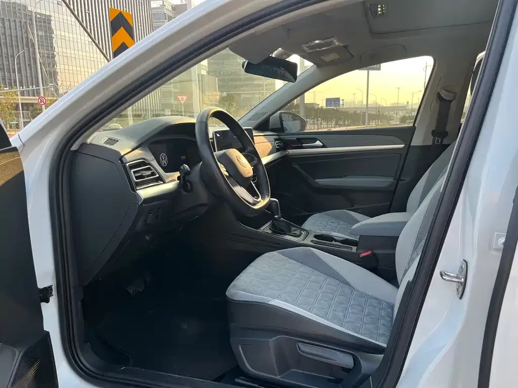 Volkswagen Lavida 2022 из CN, фото 2