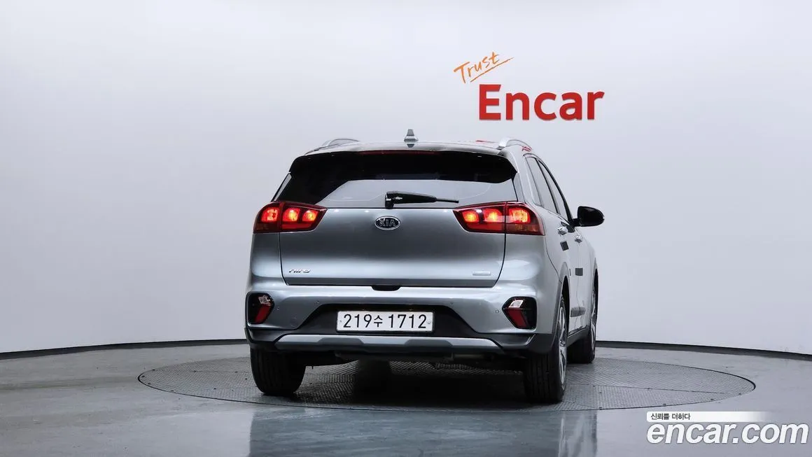 Kia Niro 2021 из KR, фото 2