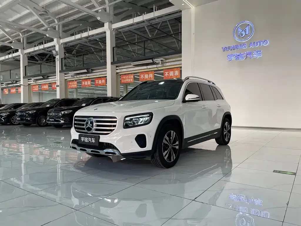Mercedes-Benz GLB — фото 1