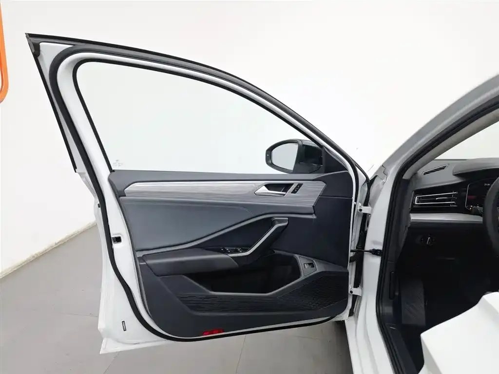 Volkswagen Sagitar 2023 из CN, фото 4
