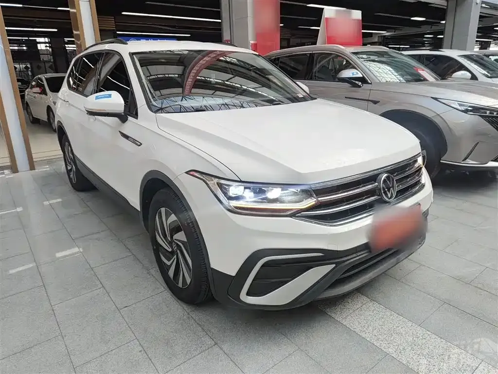 Volkswagen Tiguan L 2022 из CN, фото 3
