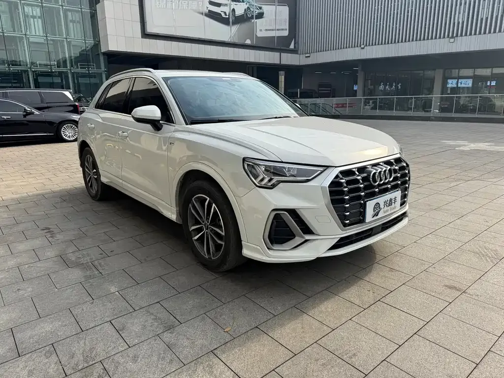 Audi Q3 2023 из CN, фото 10