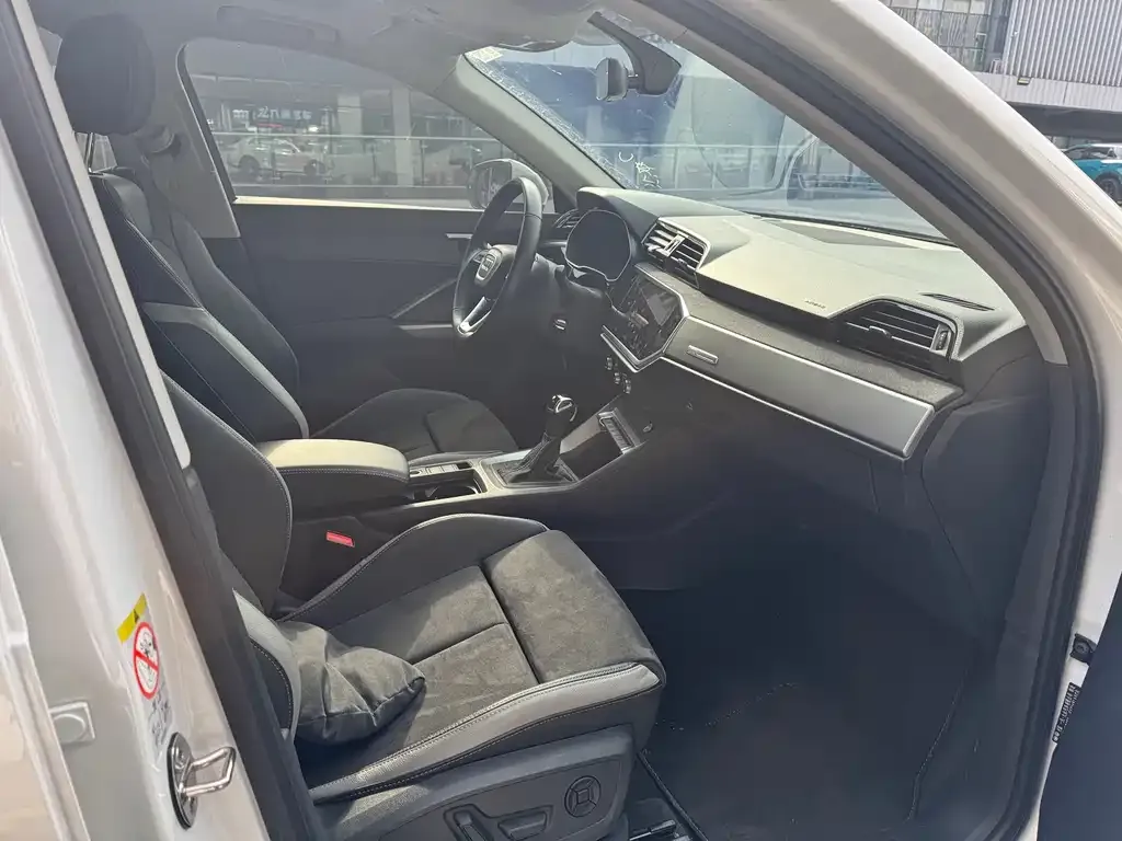 Audi Q3 2023 из CN, фото 5