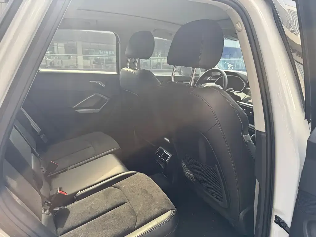 Audi Q3 2023 из CN, фото 6