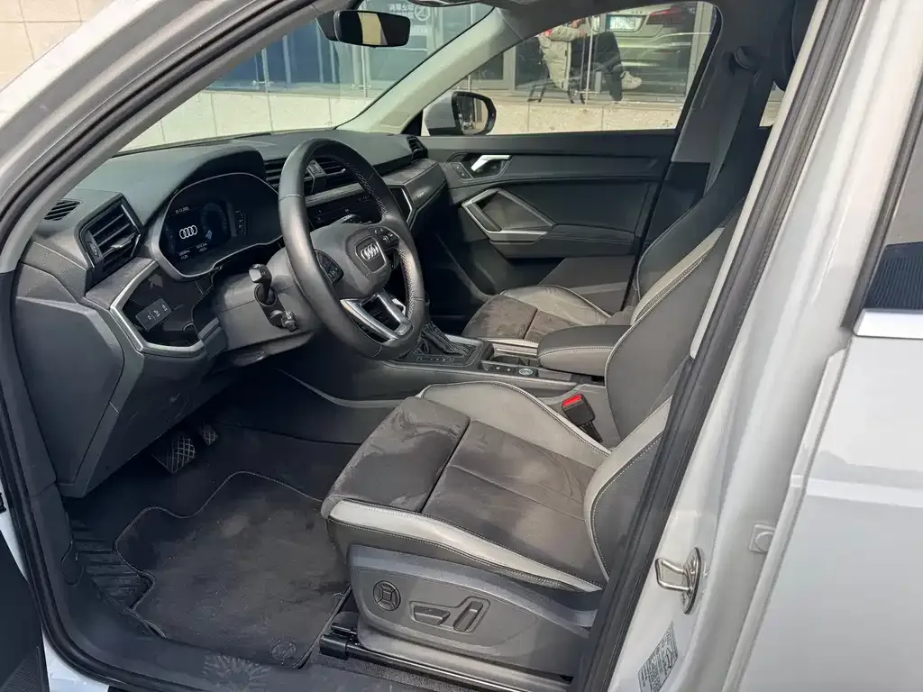 Audi Q3 2023 из CN, фото 7