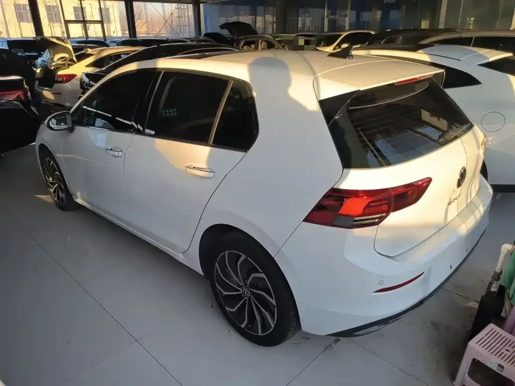 Volkswagen Golf 2023 из CN, фото 5