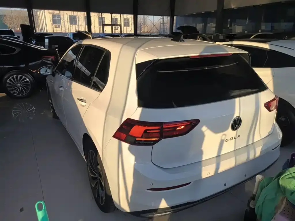 Volkswagen Golf 2023 из CN, фото 6