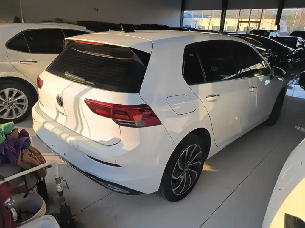 Volkswagen Golf 2023 из CN, фото 7