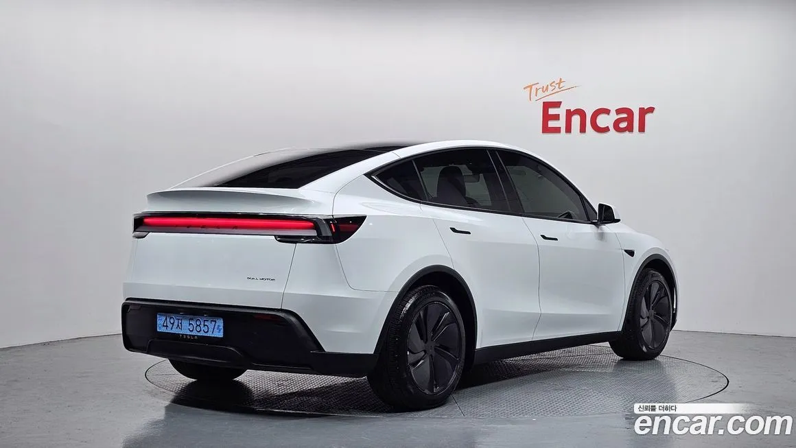 Tesla Model Y 2025 из KR, фото 2