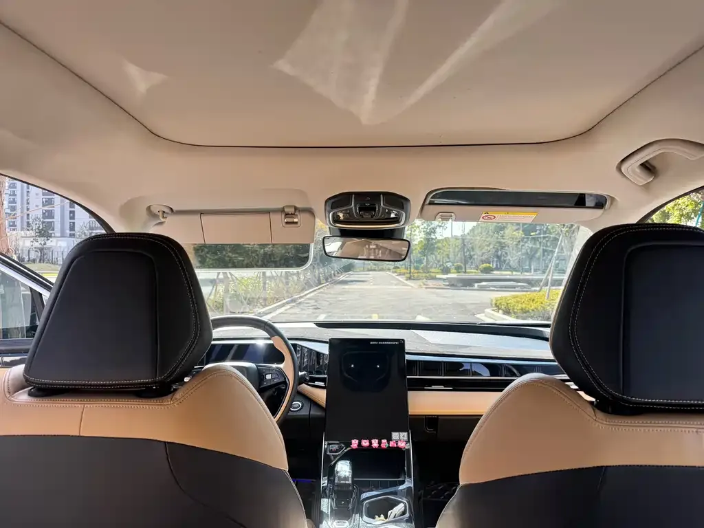 Geely Boyue L 2023 из CN, фото 2