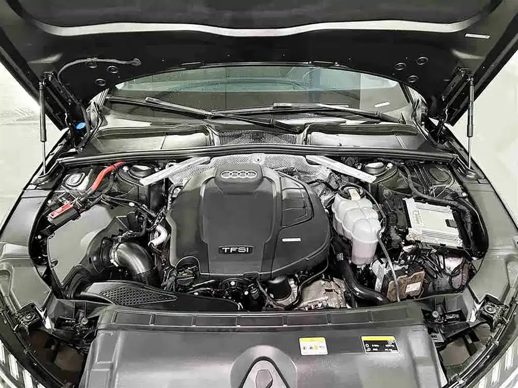 Audi A4L 2023 из CN, фото 8
