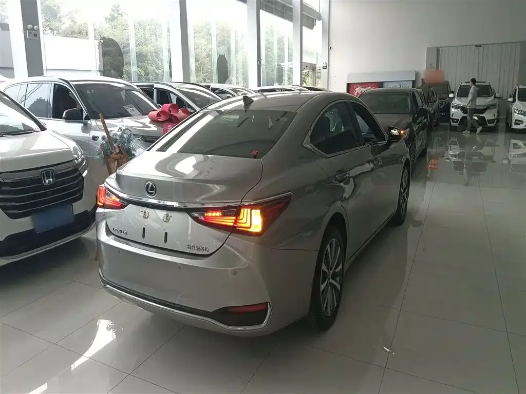 Lexus ES 2021 из CN, фото 8