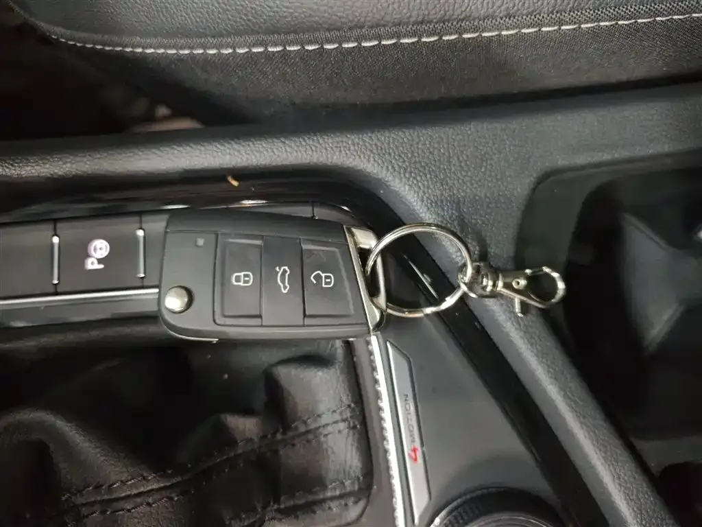 Volkswagen Tiguan L 2023 из CN, фото 4