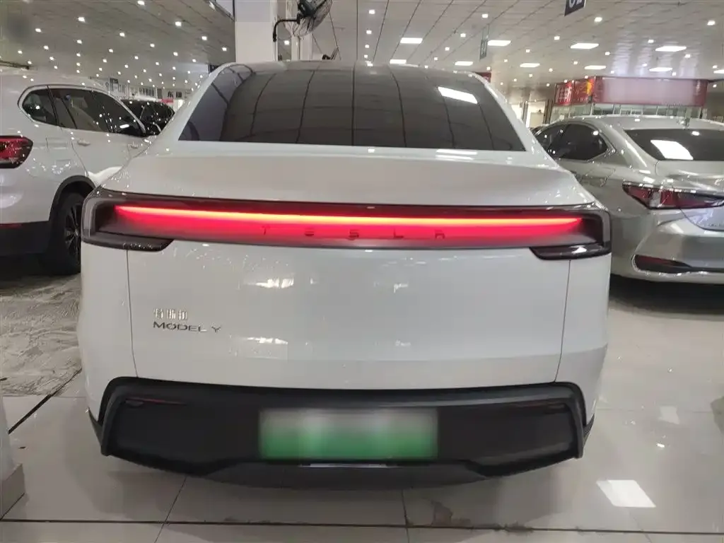 Tesla Model Y 2025 из CN, фото 10