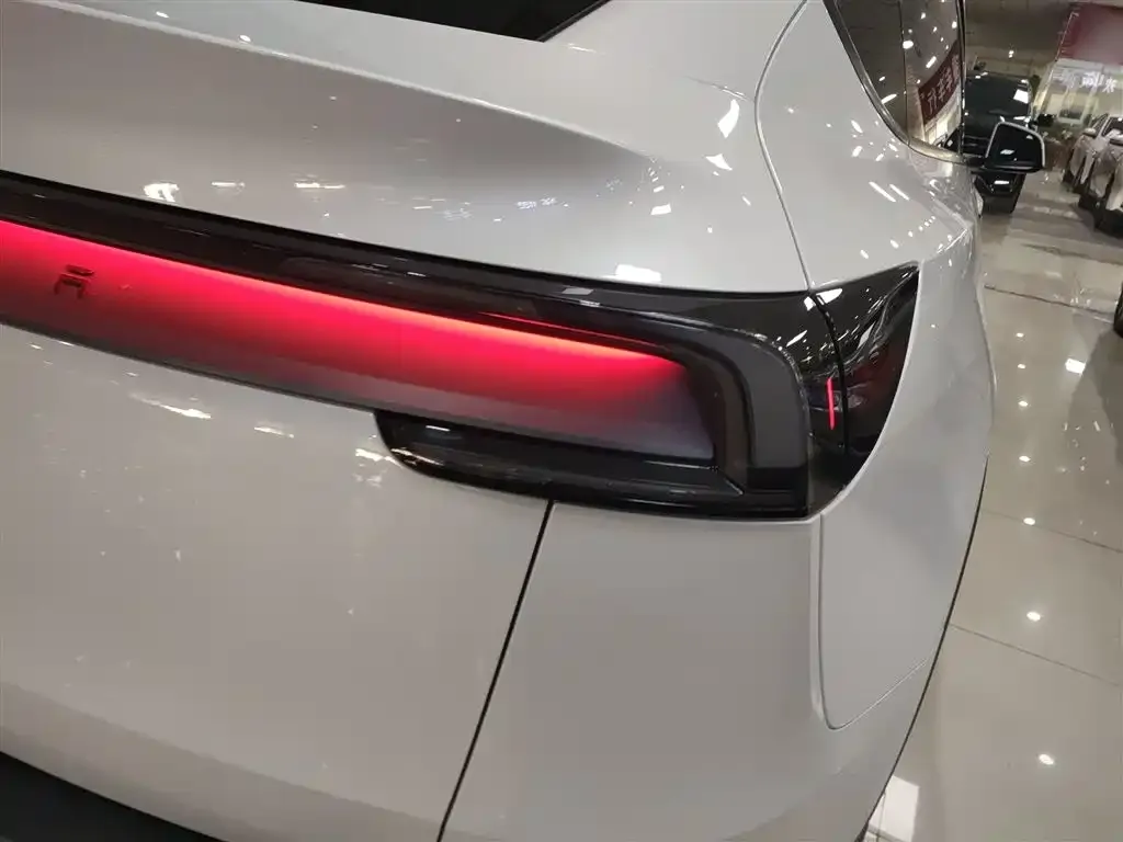 Tesla Model Y 2025 из CN, фото 7