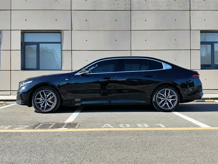 BMW i5 2025 из CN, фото 7
