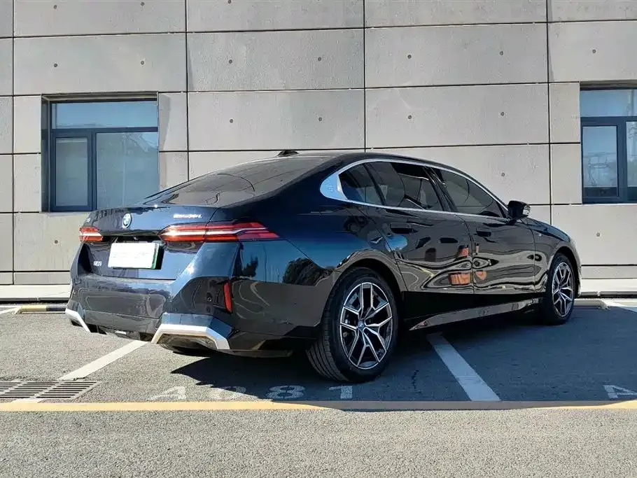 BMW i5 2025 из CN, фото 9