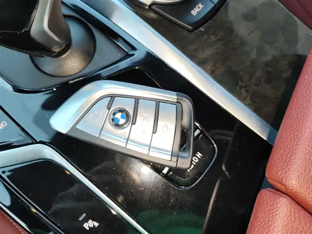BMW 5 Series 2022 из CN, фото 3