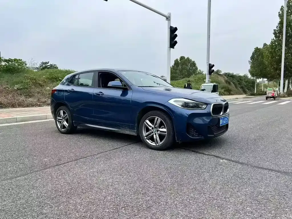 BMW X2 — фото 1