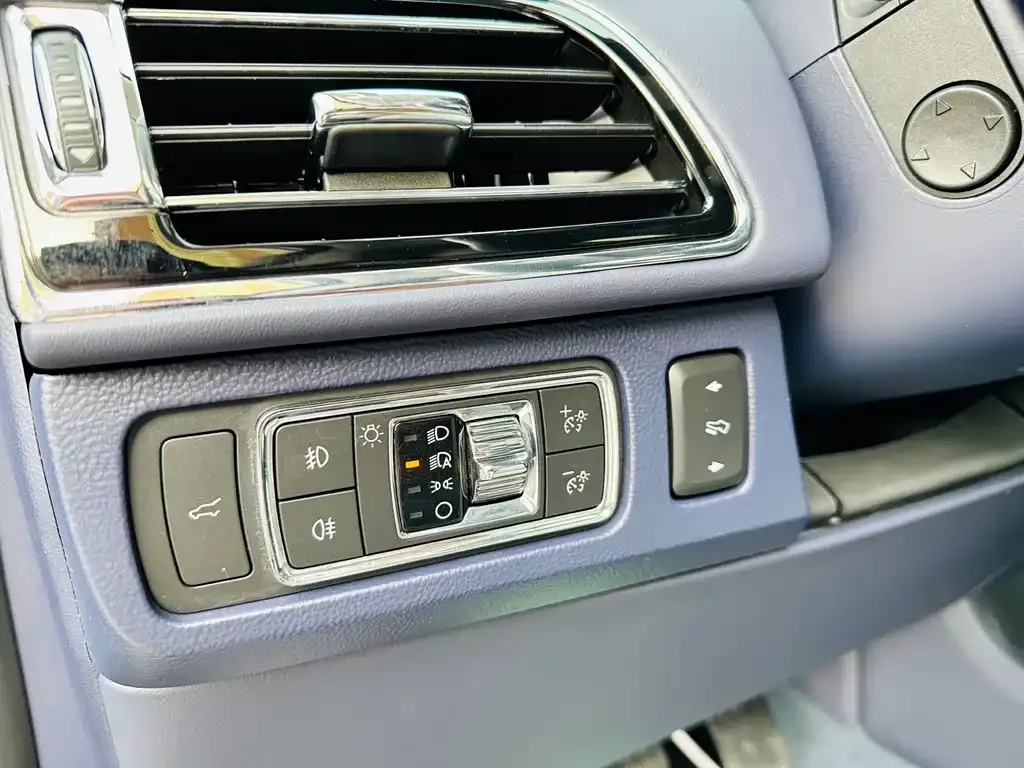 Lincoln Navigator One 2023 из CN, фото 10
