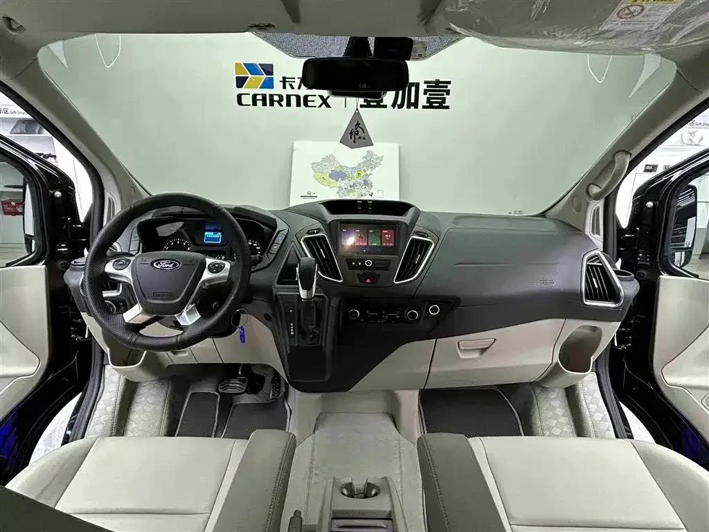 Ford Tourneo — фото 8
