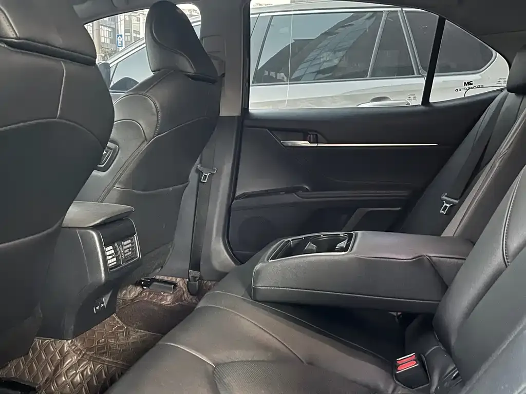 Toyota Camry 2024 из CN, фото 8