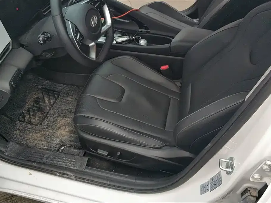 Hyundai Elantra 2025 из CN, фото 3