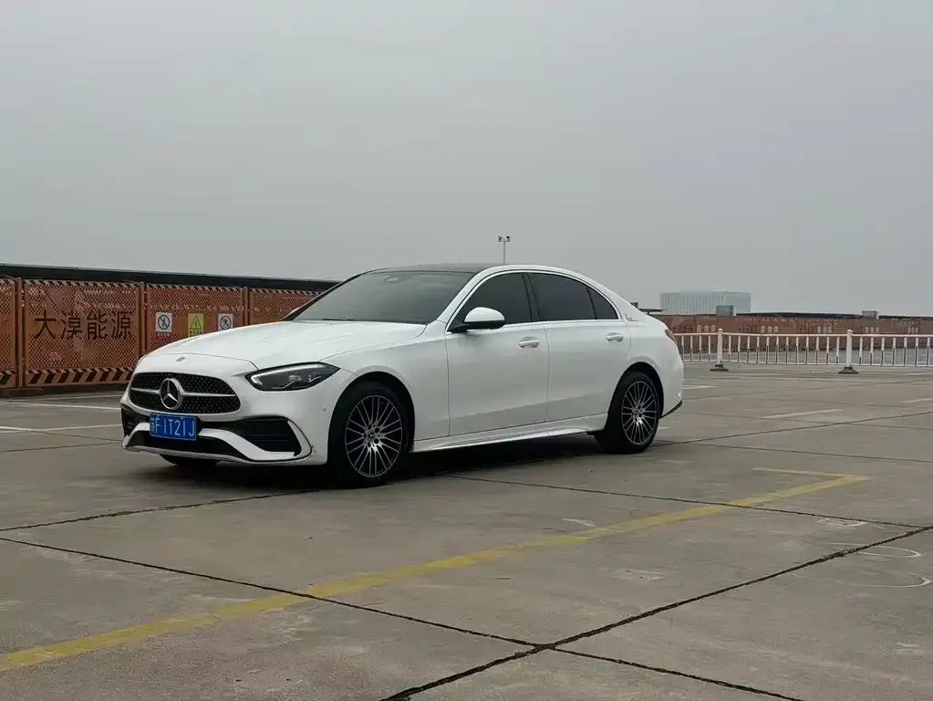 Mercedes-Benz C-Class — фото 1