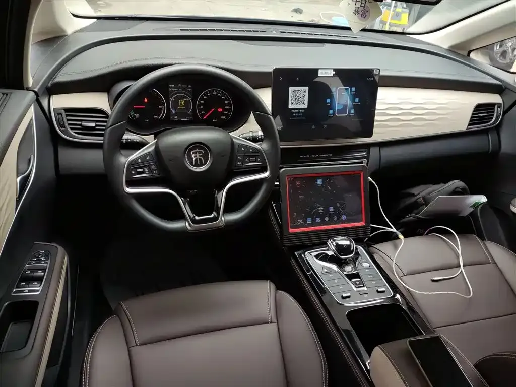 BYD MAX New Energy 2022 из CN, фото 5
