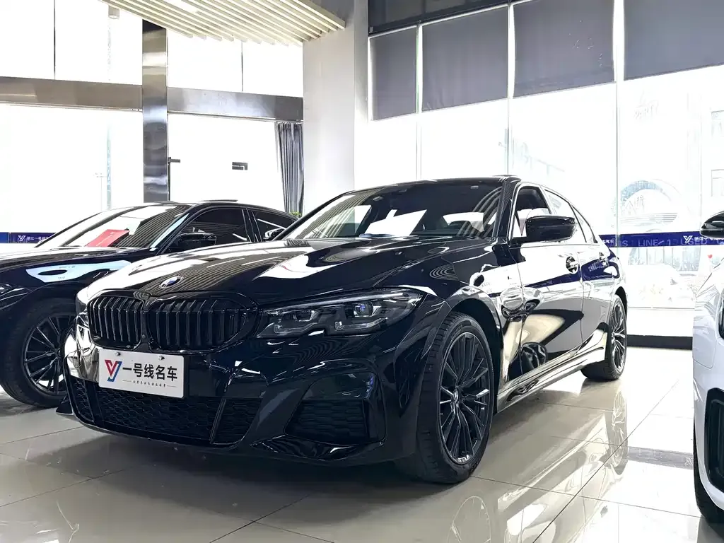 BMW 3 Series 2022 из CN, фото 1