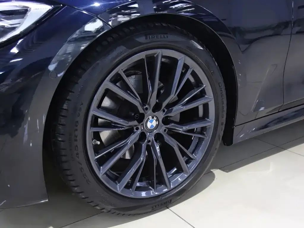 BMW 3 Series 2022 из CN, фото 10