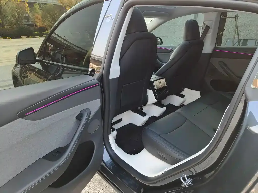Tesla Model Y 2025 из CN, фото 2
