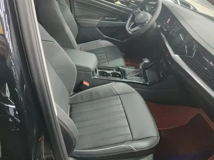 Volkswagen Passat 2023 из CN, фото 8