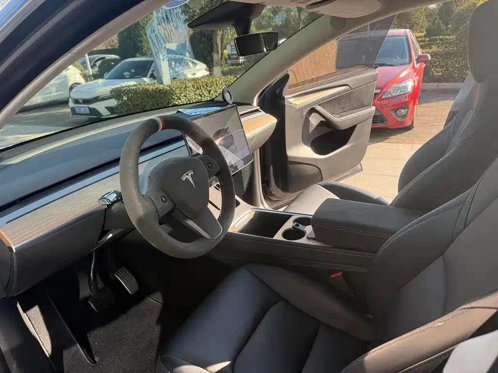 Tesla Model Y 2023 из CN, фото 4