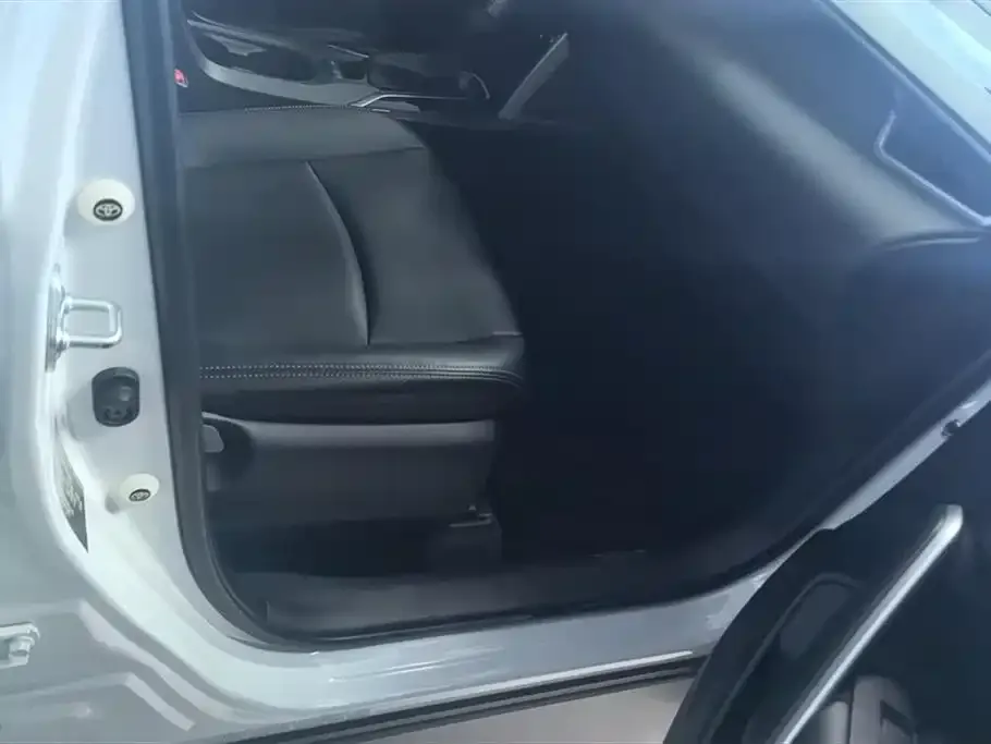 [object Object] Corolla Cross 2023 из CN, фото 8