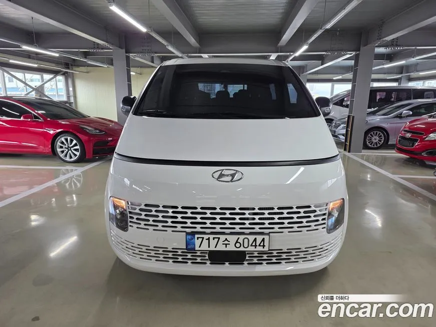 Hyundai Staria — фото 1