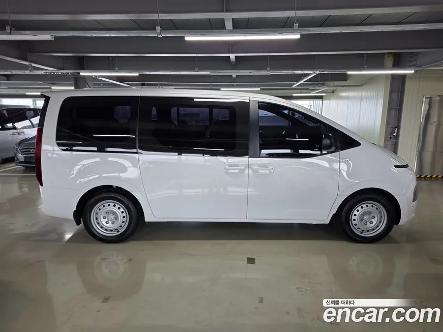 Hyundai Staria — фото 3